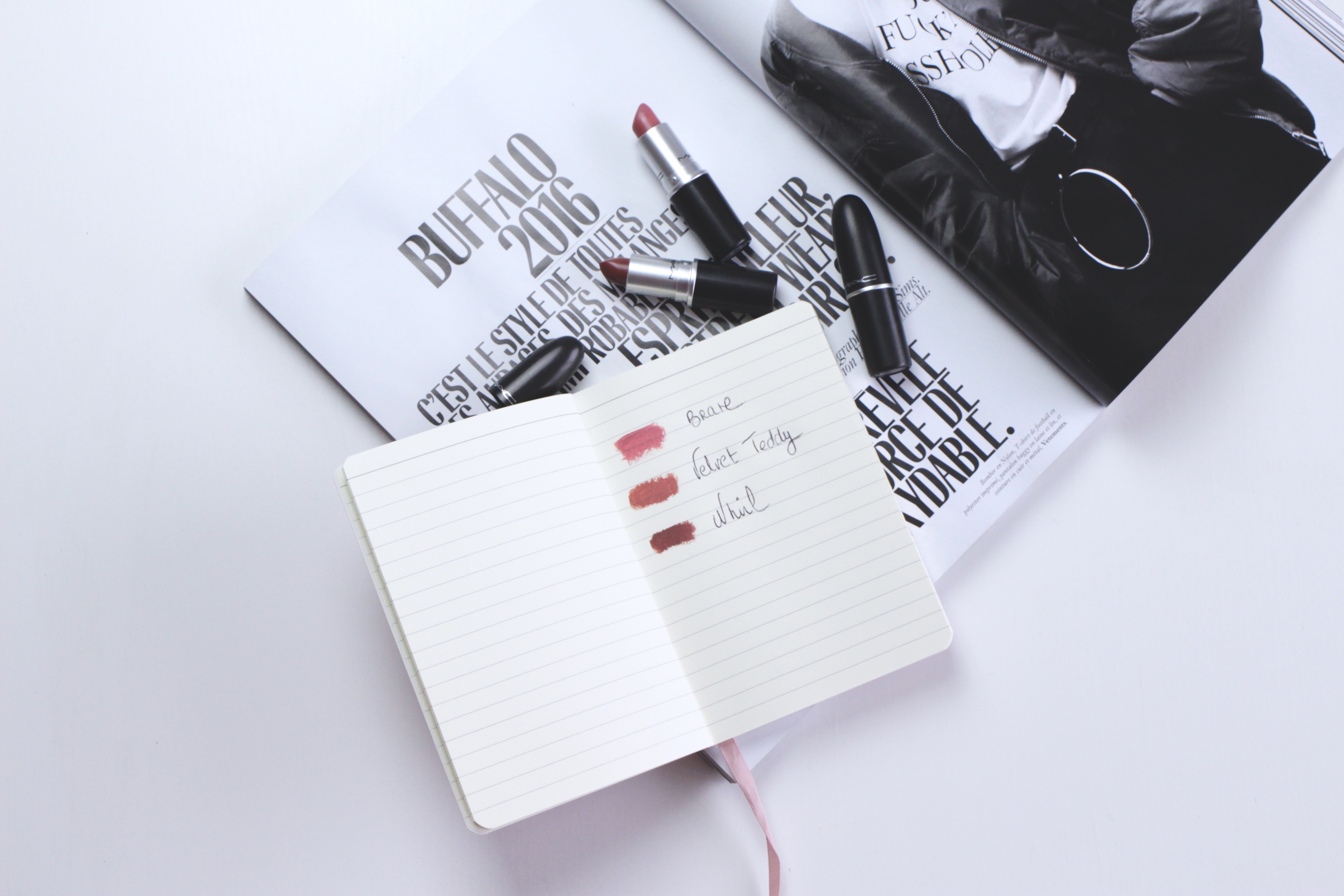 swatch mac rouge à lèvres nude